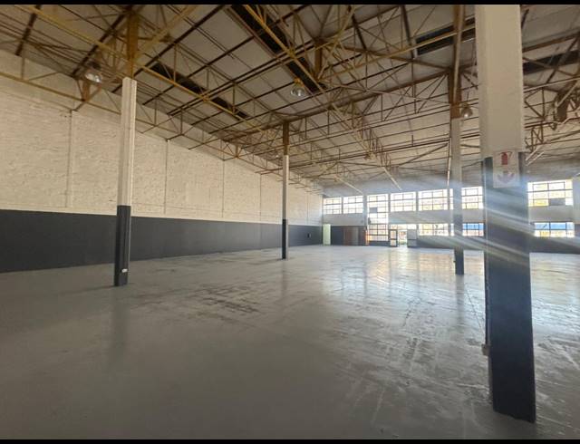 1,271M² WAREHOUSE TO LET IN HERMANSTAD